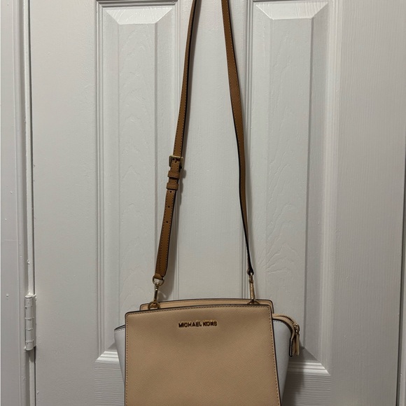 Michael Kors Handbags - Michael Kors Tan and Cream Crossbody Bag